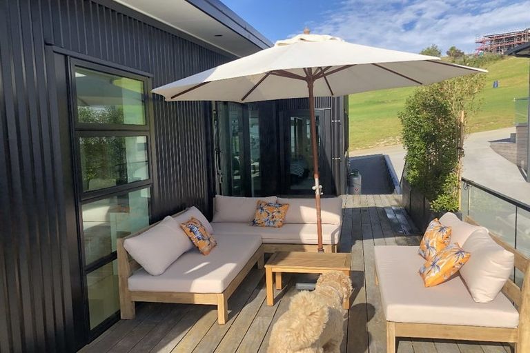 Photo of property in 2 Blue Moon Rise, Langs Beach, 0582