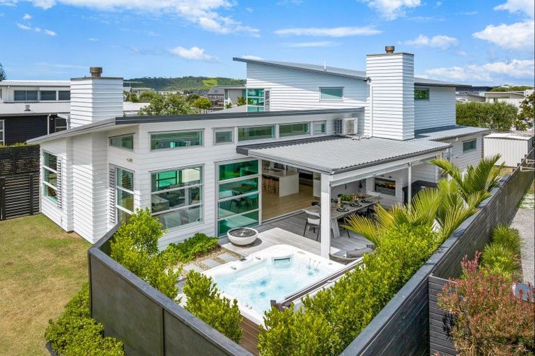 Photo of property in 12 Kokopu Street, Omaha, 0986