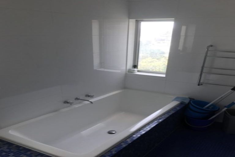 Photo of property in 39 Robieson Street, Roseneath, Wellington, 6011