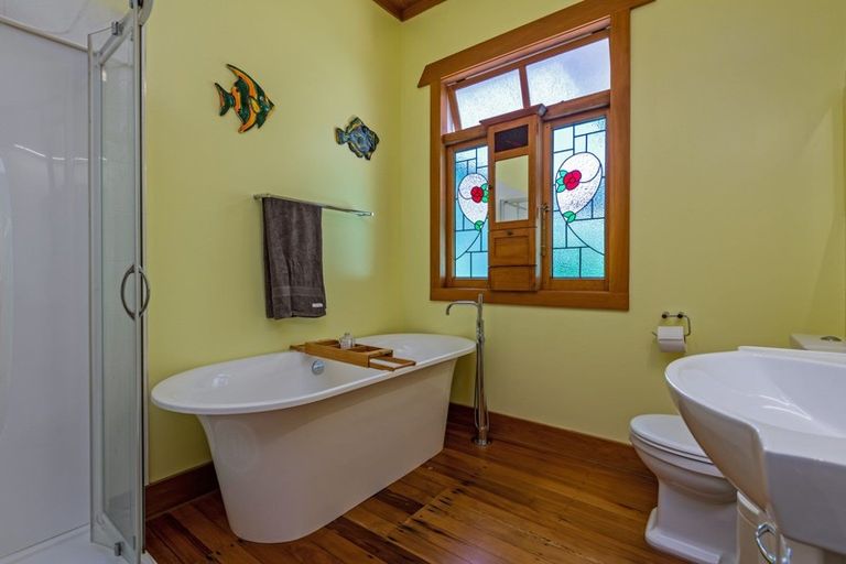 Photo of property in 379 Featherston Street, Palmerston North, 4414