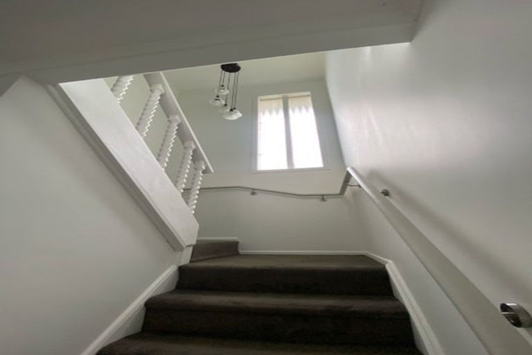 Photo of property in 51 Hepburn Road, Glendene, Auckland, 0602