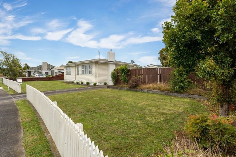 Photo of property in 5 Battersea Place, Roslyn, Palmerston North, 4414