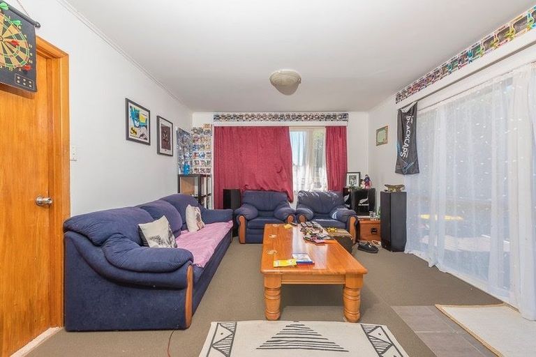 Photo of property in 50 Megan Avenue, Pakuranga Heights, Auckland, 2010