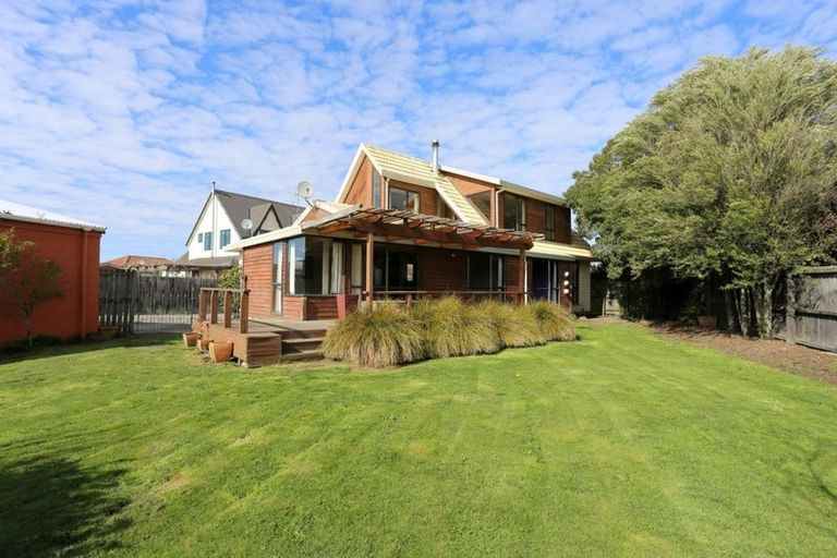 Photo of property in 22 Geraldo Place, Russley, Christchurch, 8042