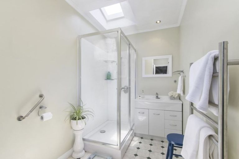 Photo of property in 160 Wainuiomata Road, Wainuiomata, Lower Hutt, 5014