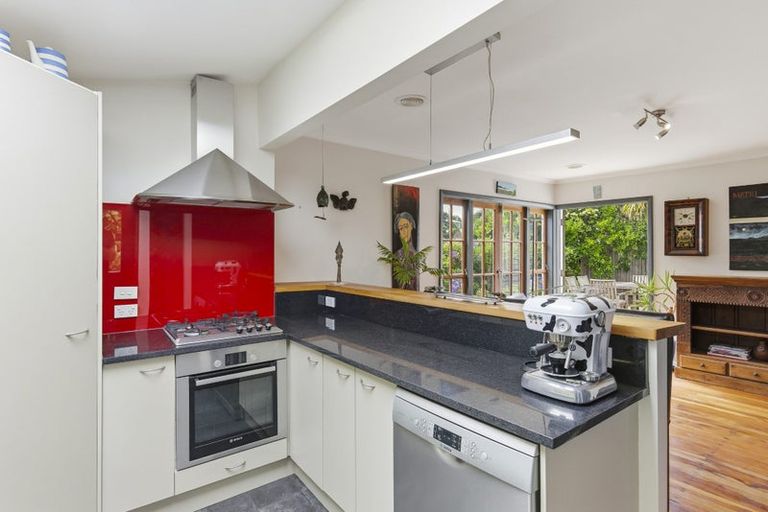 Photo of property in 5a Paneta Street, Paekakariki, 5034