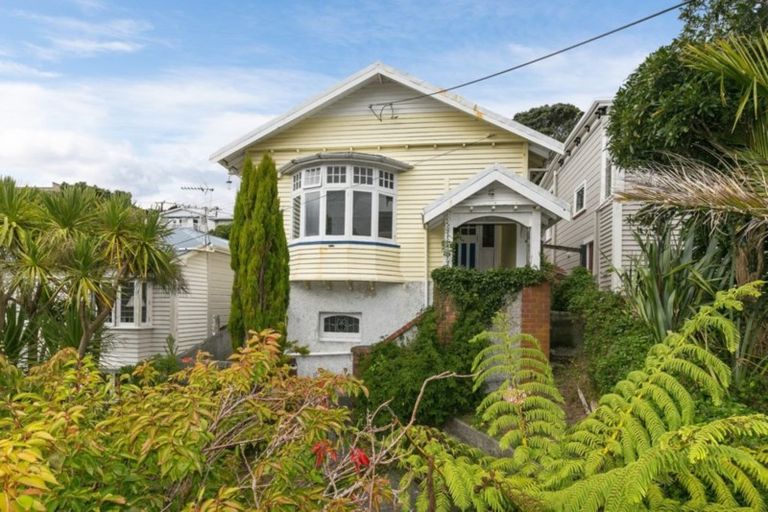 Photo of property in 23 Harland Street, Brooklyn, Wellington, 6021