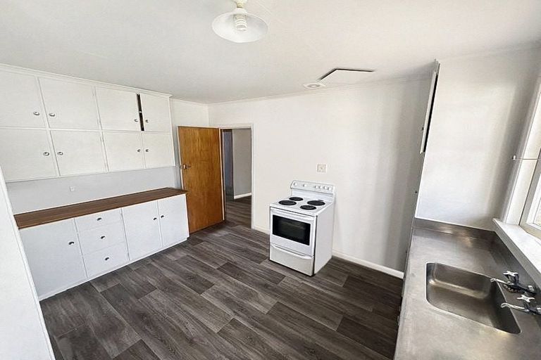 Photo of property in 145 Heretaunga Street, Palmerston North, 4414