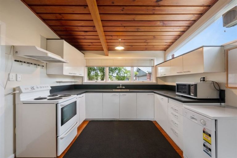 Photo of property in 11 Dulles Place, Papanui, Christchurch, 8053