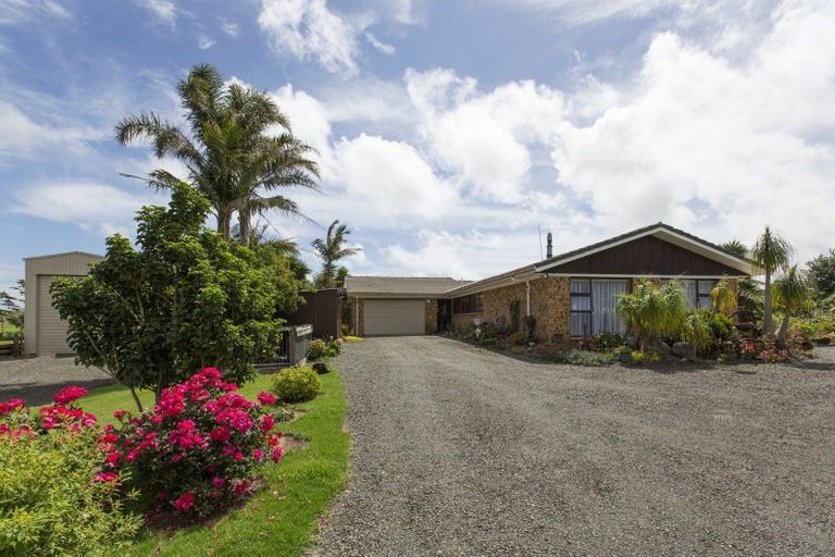 Photo of property in 242 Baylys Coast Road, Dargaville, 0377