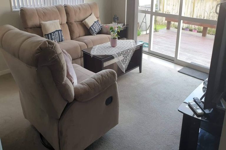 Photo of property in 69 Travis View Drive, Fairview Heights, Auckland, 0632