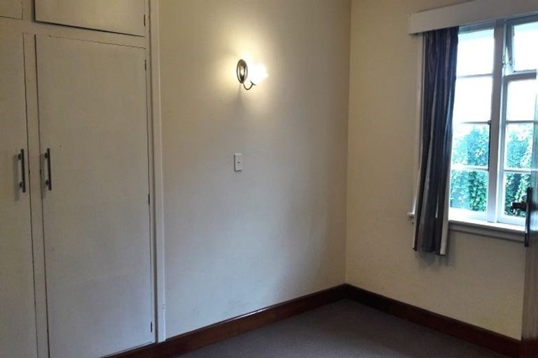 Photo of property in 53 Cornwall Road, Lyttelton, 8082