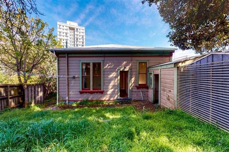 Photo of property in 33 Nairn Street, Mount Cook, Wellington, 6011
