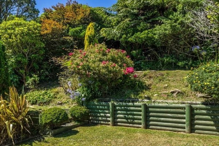 Photo of property in 21 Bedford Street, Northland, Wellington, 6012