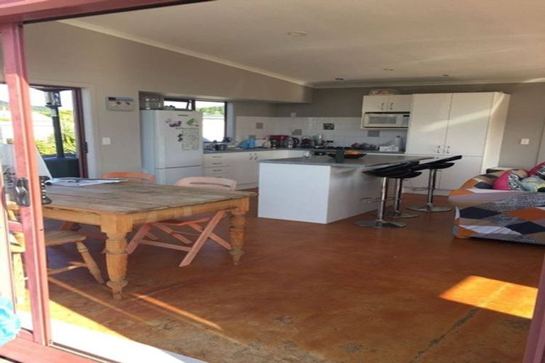 Photo of property in 29 Motukorure Parade, Cooks Beach, Whitianga, 3591