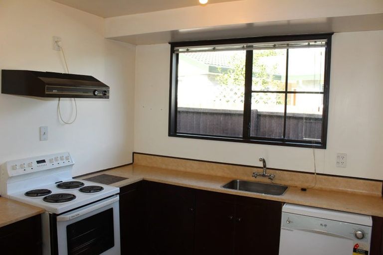 Photo of property in 48 Bellingham Place, Avonhead, Christchurch, 8042