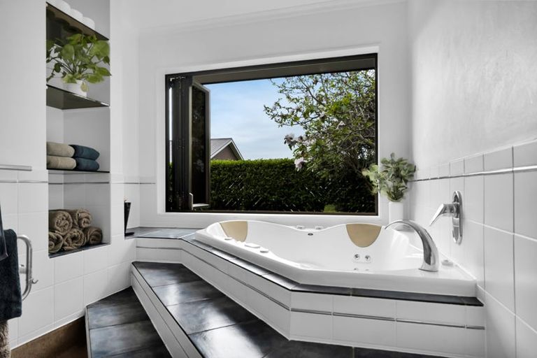 Photo of property in 74 Rata Street, Hawera, 4610