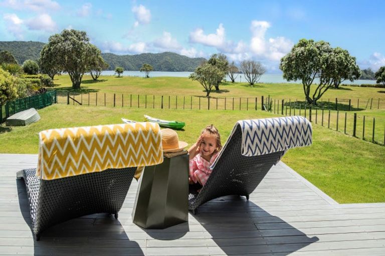 Photo of property in 759 Whangaruru North Road, Whangaruru, Russell, 0184