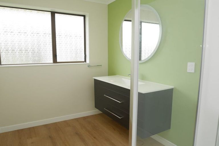 Photo of property in 63a Ngaio Road, Waikanae, 5036