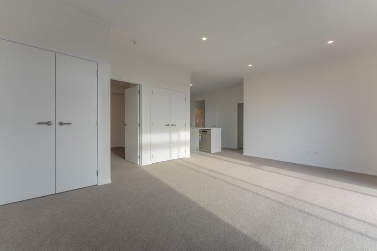Photo of property in 17/1 Scott Road, Hobsonville, Auckland, 0616
