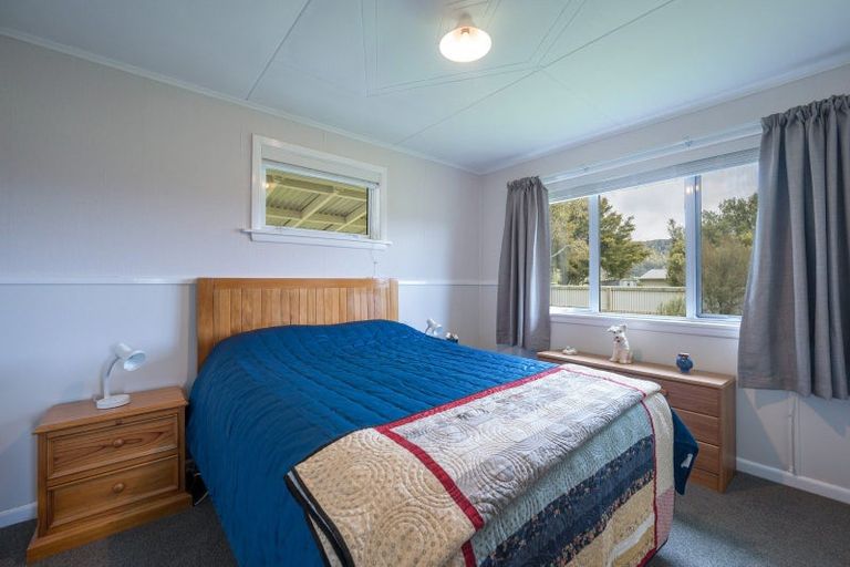 Photo of property in 138 Waller Street, Murchison, 7007