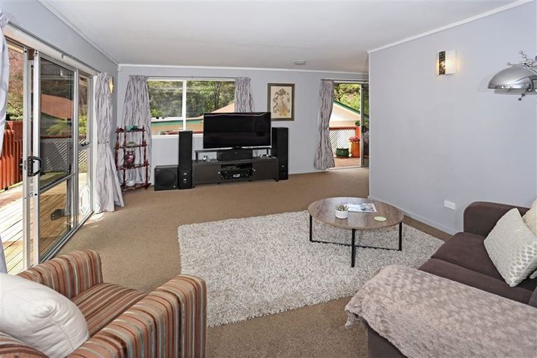 Photo of property in 26 Wirihana Road, Titirangi, Auckland, 0604
