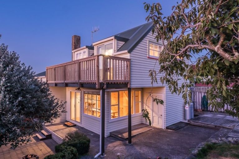 Photo of property in 4 Gavin Road, Raumati Beach, Paraparaumu, 5032