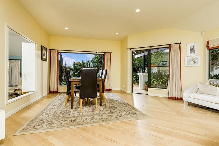 Photo of property in 33 Jubilee Avenue, Devonport, Auckland, 0624