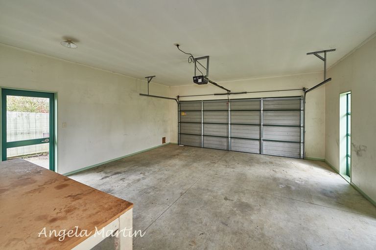 Photo of property in 157 Ruapehu Drive, Fitzherbert, Palmerston North, 4410
