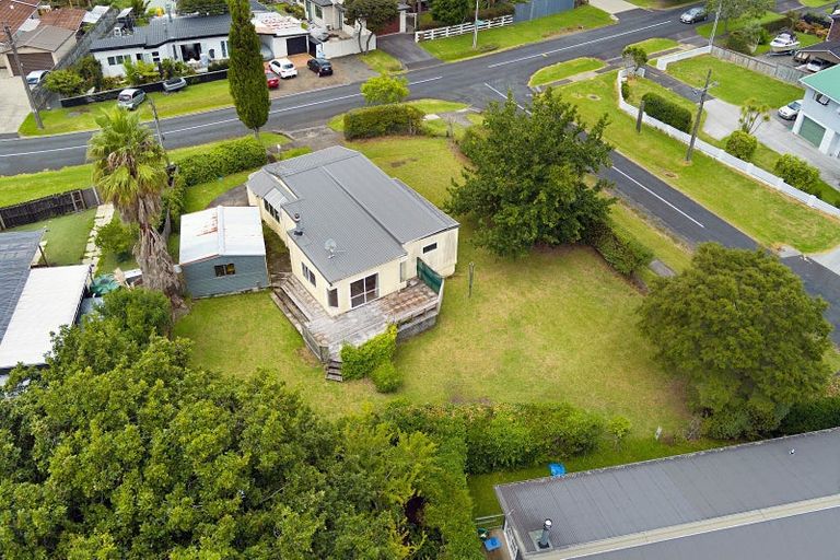 Photo of property in 28 Ferry Parade, Herald Island, Auckland, 0618