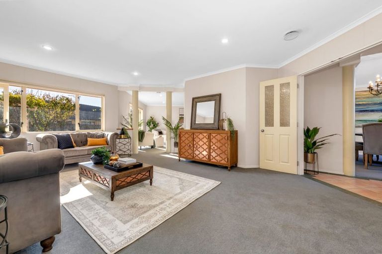 Photo of property in 12 Ballycullanie Place, Dannemora, Auckland, 2016