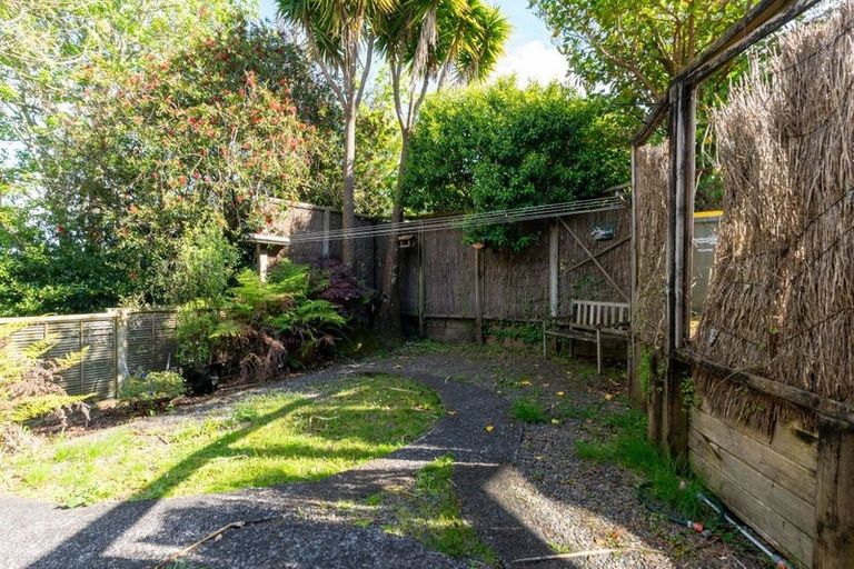 Photo of property in 180 Glengarry Road, Glen Eden, Auckland, 0602