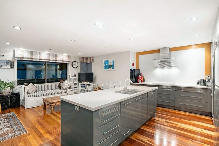 Photo of property in 41 Prospect Terrace, Milford, Auckland, 0620