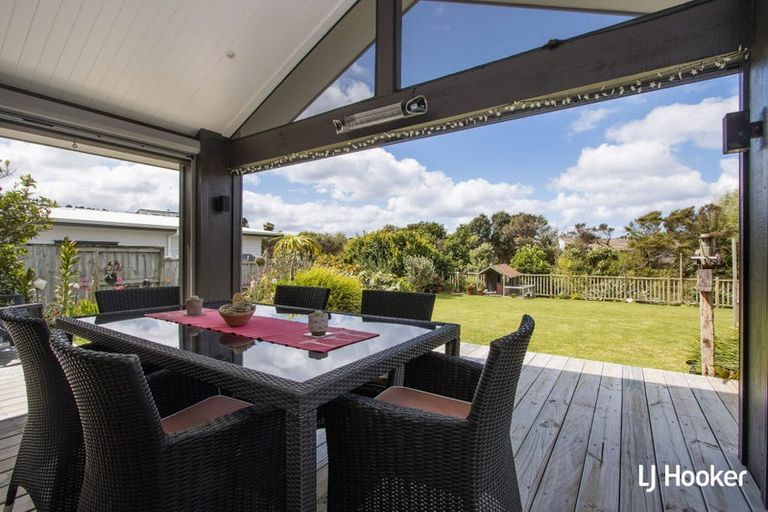 Photo of property in 17 Browns Drive, Waihi Beach, 3611