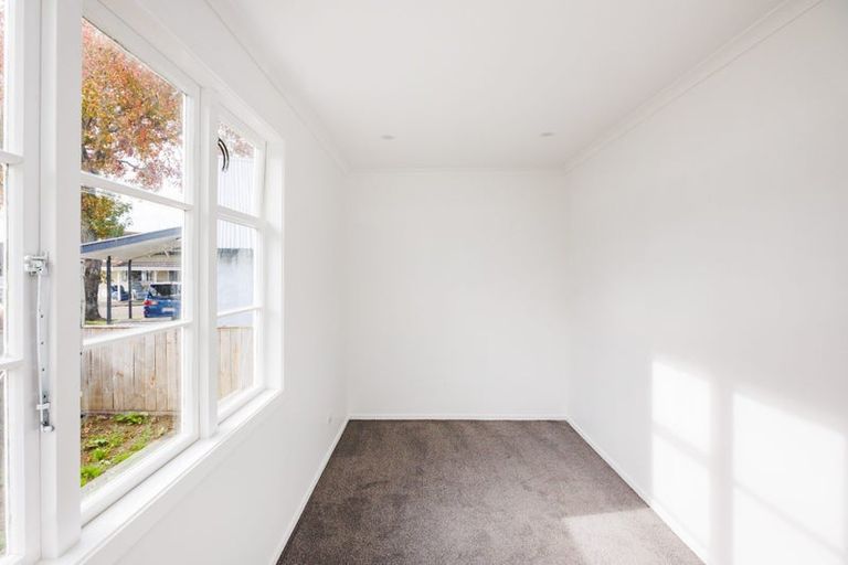 Photo of property in 73 Rangiora Avenue, Roslyn, Palmerston North, 4414