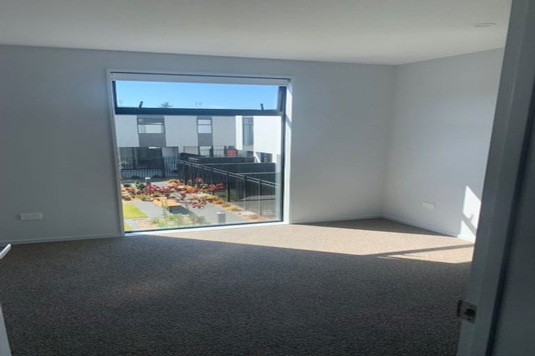 Photo of property in 2/12 New Brighton Road, Shirley, Christchurch, 8061