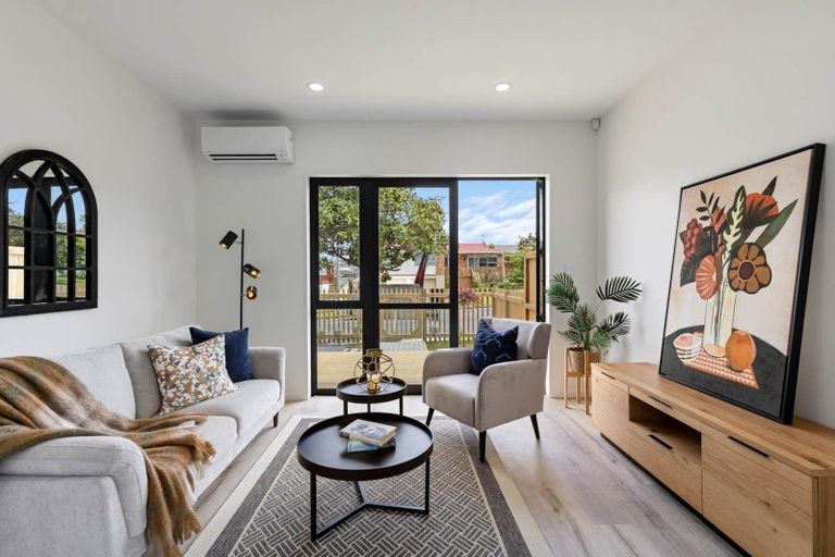 Photo of property in 1/77 Glenmore Road, Sunnyhills, Auckland, 2010