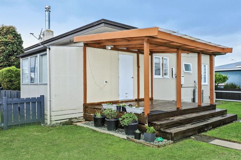 Photo of property in 1103 Heretaunga Street East, Parkvale, Hastings, 4122