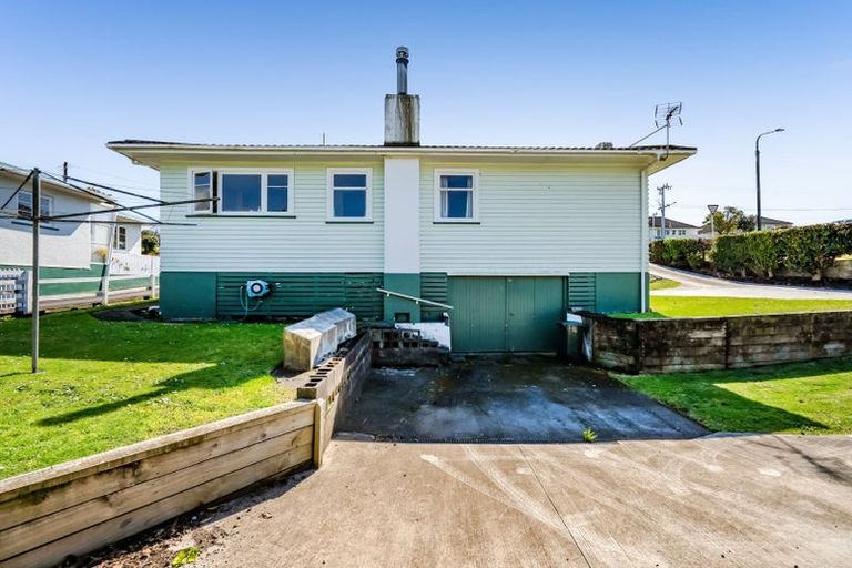 Photo of property in 99 Clawton Street, Westown, New Plymouth, 4310