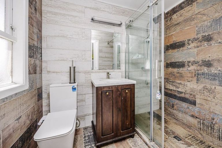 Photo of property in 64 Astley Avenue, New Lynn, Auckland, 0600