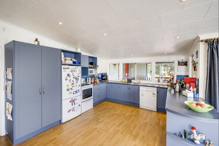 Photo of property in 32 Poukawa Road, Poukawa, Hastings, 4178