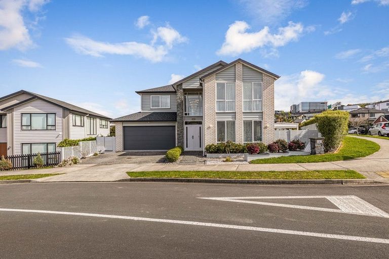 Photo of property in 2 Caldwell Place, Pinehill, Auckland, 0632