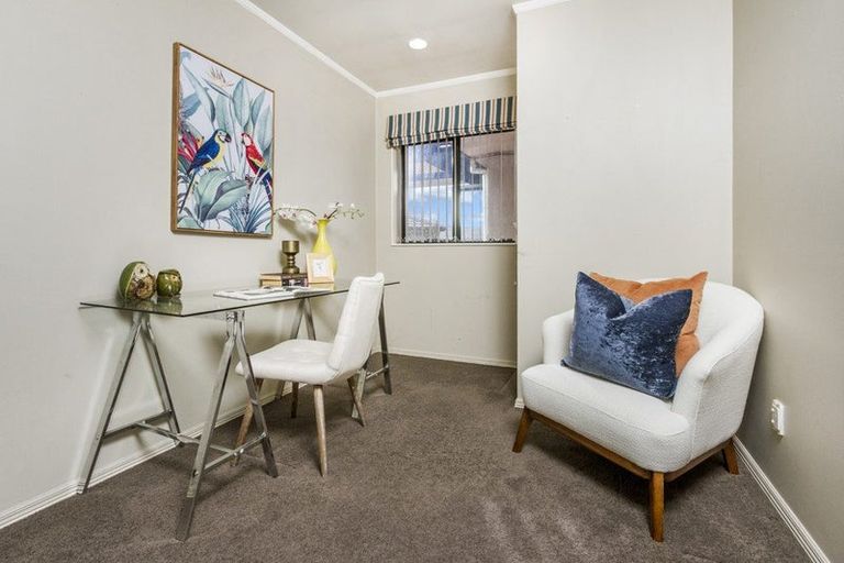 Photo of property in 5 Tornado Place, West Harbour, Auckland, 0618