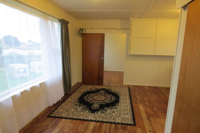 Photo of property in 11 Freyberg Avenue, Papatoetoe, Auckland, 2104