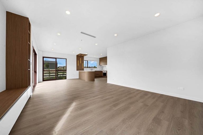 Photo of property in 49 Maungakaraka Road, Karaka, 2580