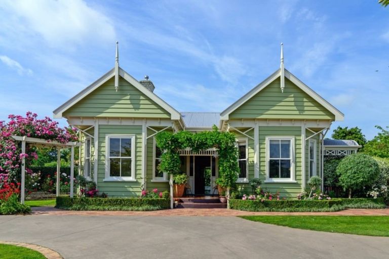 Photo of property in 125 Milton Street, Leamington, Cambridge, 3432