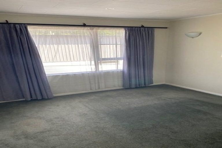 Photo of property in 32 Collins Avenue, Tawa, Wellington, 5028