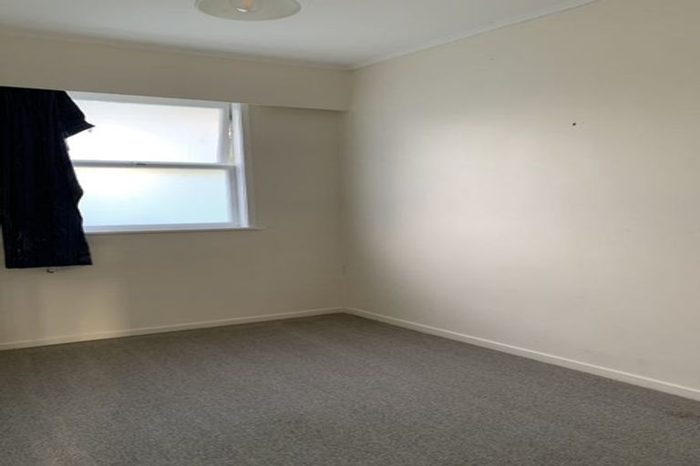 Photo of property in 20 Lake Road, Northcote, Auckland, 0627