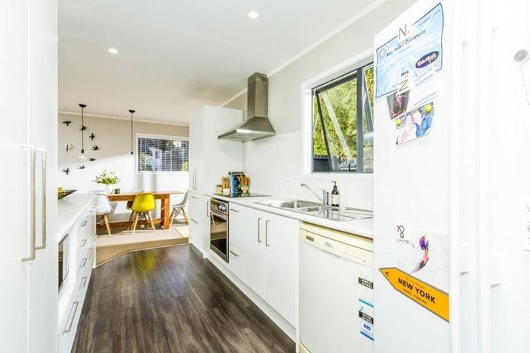 Photo of property in 1/28 Capilano Place, Glenfield, Auckland, 0629