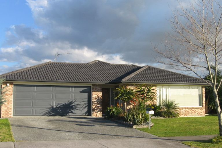 Photo of property in 6 Feeny Crescent, East Tamaki, Auckland, 2013